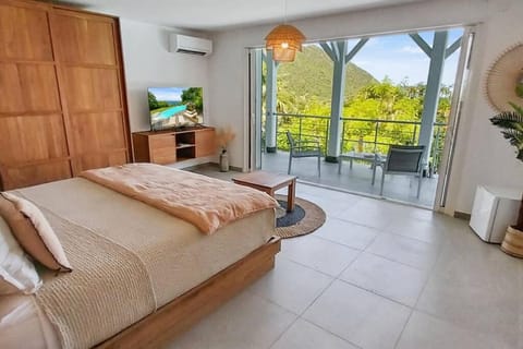 7 bedrooms Villa, Nestled in the heights of Anse Marcel, one of the most discreet bays of the island. Chalet in Saint Martin