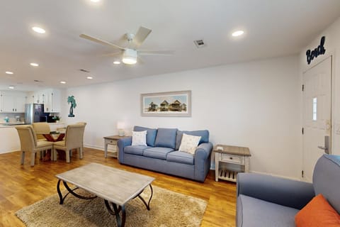 All About the Beach Apartment in Sunnyside