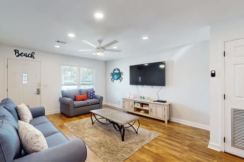 All About the Beach Apartment in Sunnyside