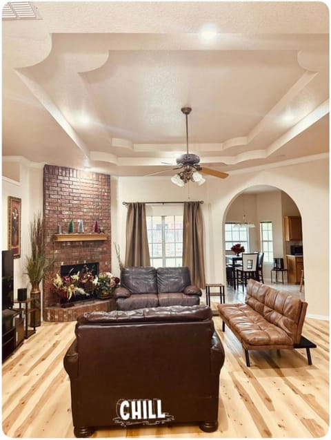 House at Clear creek - Just 2 miles to Ft Cavazos , Adventhealth Apartment in Killeen