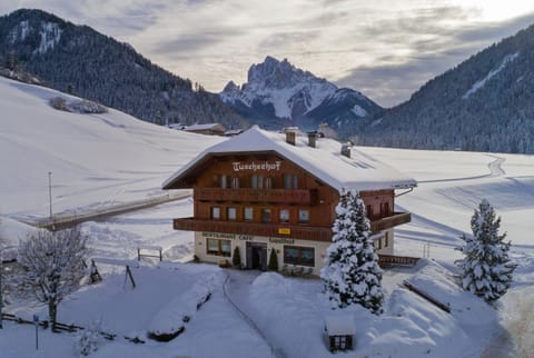 Nearby landmark, Winter, Balcony/Terrace