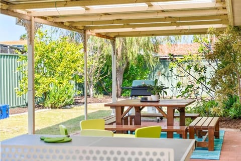 Busselton Family Holiday House - by the Bay House in Busselton