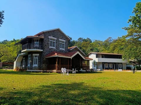 Property building, Day, Garden, Garden view