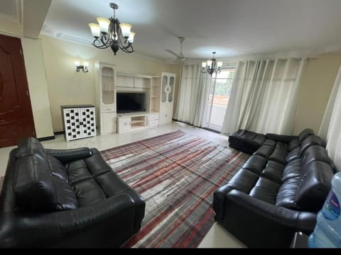 Queens Rentals - Three Bedroom Apartment - Kimweri - Masaki - Dar es Salaam Condominio in City of Dar es Salaam