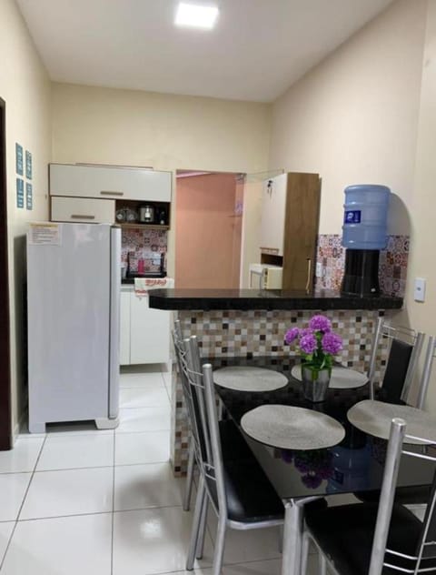 Kitchen or kitchenette, Dining area, minibar, pet friendly, stove