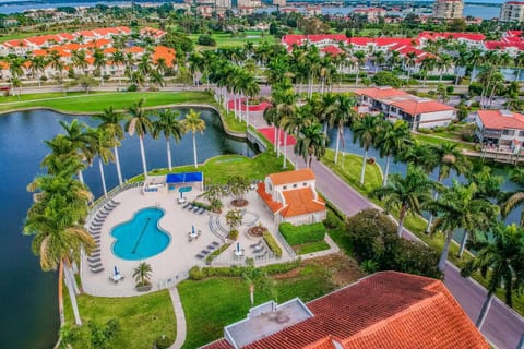 Sunny St Pete Getaway with Shared Pool and Hot Tub Condo in Isla del Sol