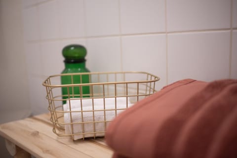 Bathroom, Decorative detail