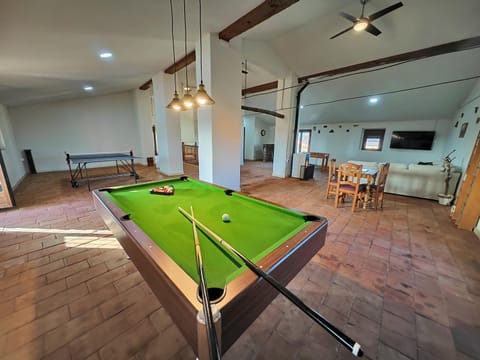 Billiard, Game Room, Table tennis, TV and multimedia, Living room, Lounge or bar