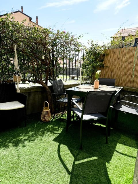 Patio, Spring, Day, Garden, Dining area, Garden view