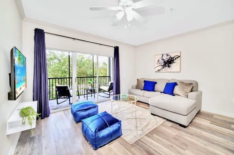 2BR Queen bed Condo - Hot Tub Pool - Near Disney House in Four Corners