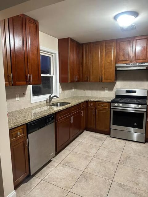 Kitchen or kitchenette, dishwasher, pet friendly, stove