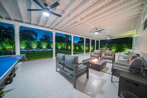 New Tropical Oasis Retreat in Miami Villa in Golden Glades