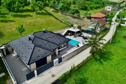 Property building, Natural landscape, Bird's eye view, Pool view, Swimming pool