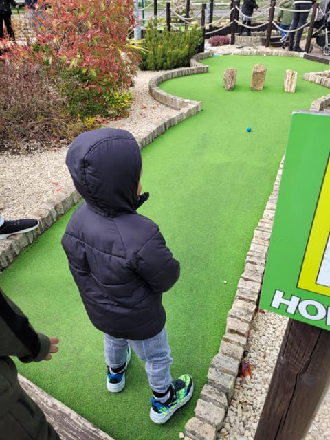 Minigolf, children