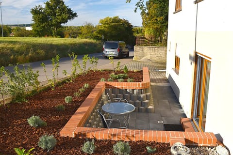 Charmanter Rückzugsort mit Großer Terrasse in Idyllischer Umgebung Condo in Böblingen