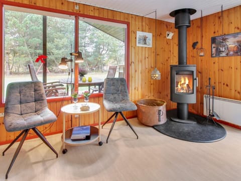 Holiday Home Gunsten - 2-3km from the sea in Western Jutland by Interhome House in Henne Kirkeby