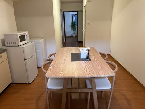 Kitchen or kitchenette, Dining area, minibar