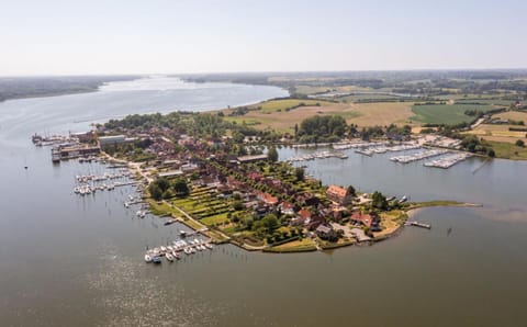 Nearby landmark, Day, Natural landscape, Bird's eye view, City view, Lake view, River view, Sea view