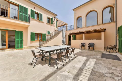 Inner courtyard view