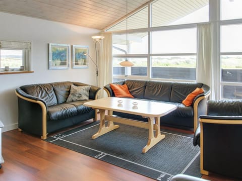 Holiday Home Thrugils - 800m from the sea in Western Jutland by Interhome House in Henne Kirkeby