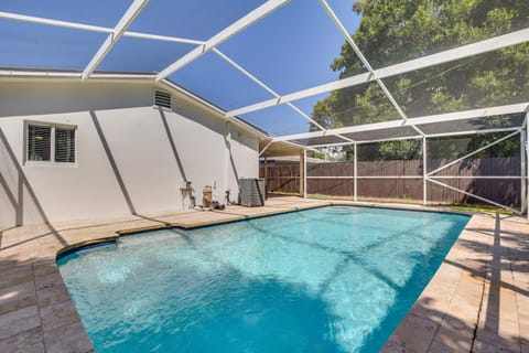 Modern Oakland Park Home with Private Pool! House in Oakland Park