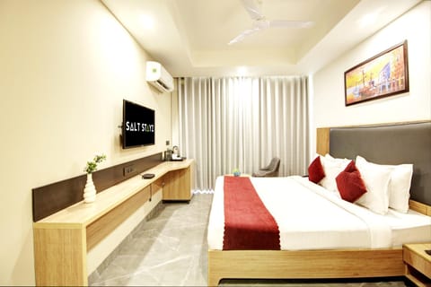 Communal lounge/ TV room, Bed, TV and multimedia, Photo of the whole room, Seating area, Evening entertainment, Bedroom, air conditioner