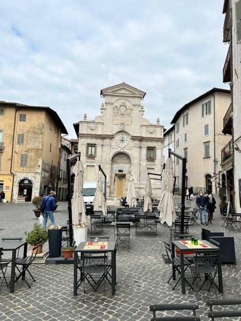 La casa in Borgo con parcheggio per bici e moto privato! Apartment in Spoleto