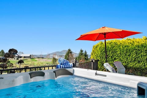 Hot Tub, Hot Tub, Garden view, Mountain view