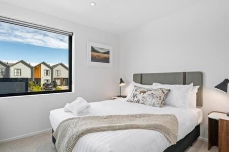 Alps Serenity Retreat - Wanaka Apartment in Wanaka