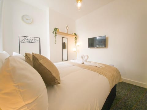 Principality Suites; Three Bed By Property Promise Apartment in Cardiff