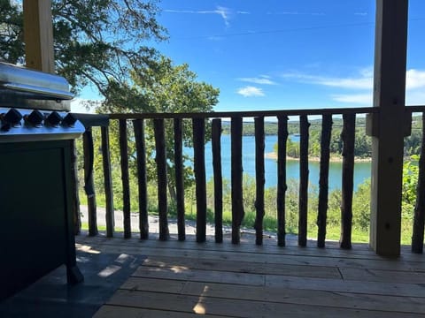 Camp Fisher Cottage House in Roaring River Township