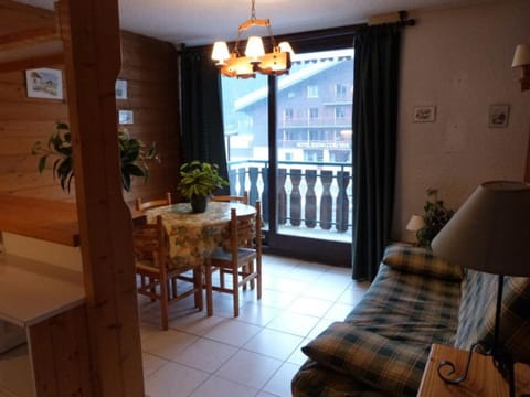 Appartement cosy 4 pers. à Châtel, balcon exposé sud, proche télécabine Linga, WiFi inclus - FR-1-676-125 Apartment in Châtel