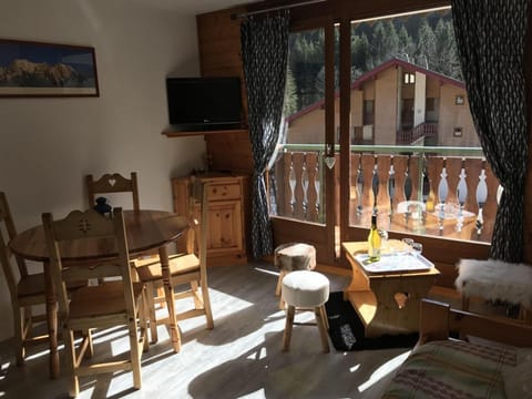 Appartement cosy avec balcon pour 5 pers. à 200m des remontées mécaniques, Châtel - FR-1-676-153 Apartment in Châtel