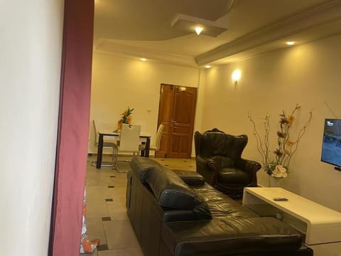 KM COZY TWO ROOM APPRT Apartment in Yaoundé