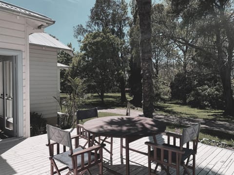 The Avenue Anahdale - Hidden 2.7 Acre Estate in town House in Blayney