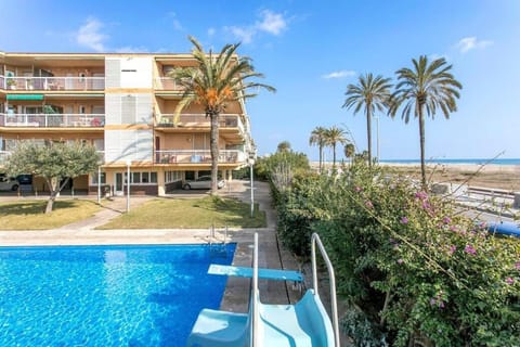 Property building, Sea view, Swimming pool