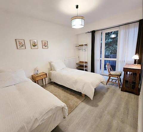 Cozy Garden Rooms Bed and Breakfast in Chevilly Larue