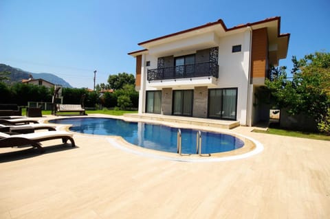 Property building, Patio, Spring, Day, Natural landscape, Mountain view, Pool view, Swimming pool, sunbed