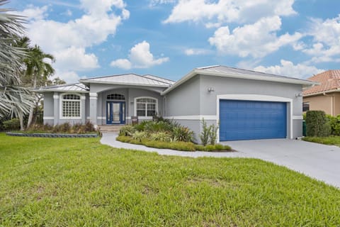 Blue Canal Getaway House in Marco Island