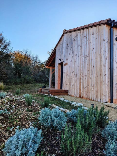 Aux Trois Chênes Lodge Spa Apartment in Cahors