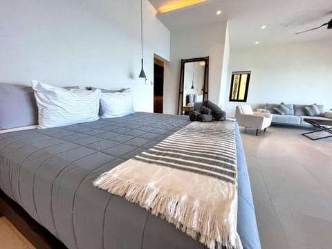 6BR Modern Oceanfront Villa with Infinity Pool by Solmar Rentals House in Cancun