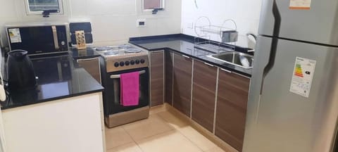 Kitchen or kitchenette, minibar, pet friendly, stove