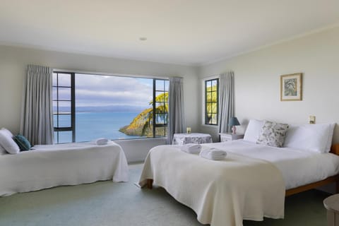 Bed, Natural landscape, Photo of the whole room, Bedroom, towels