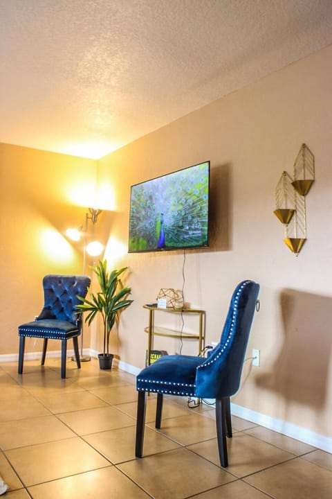 Urban Healing Haven Downtown Gem Apartment in Sarasota