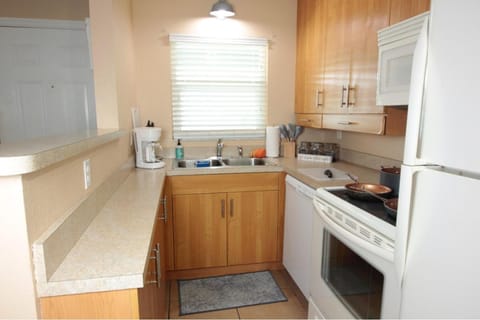 Kitchen or kitchenette, kitchen, kitchen