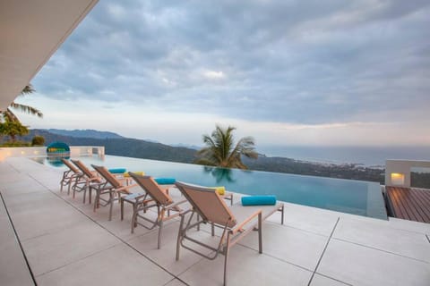 Splash: Contemporary Tropical Five Star Villa Villa in Ko Samui