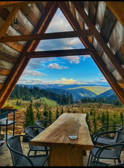 Day, Natural landscape, View (from property/room), Balcony/Terrace, Dining area, Mountain view