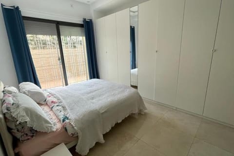 Appartement avec piscine quartier Californie Condo in Casablanca