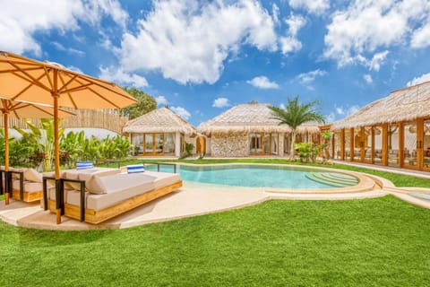 Villa Tango - New Luxurious 7BDR Prime Location Villa in Kuta