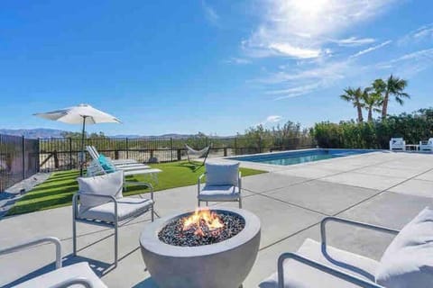 Rainbow Oasis House in Palm Springs